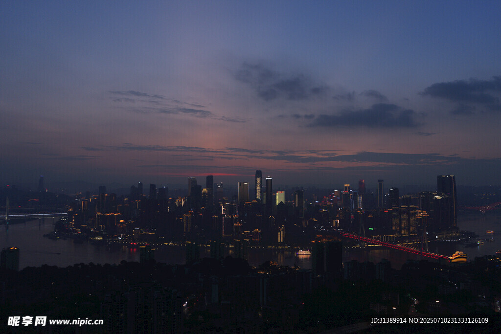 城市夜景 暮色中的璀璨灯火