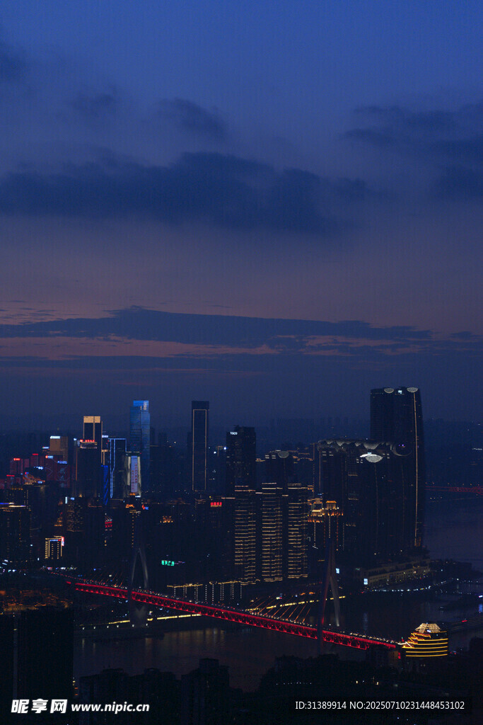 城市夜景璀璨灯火辉煌