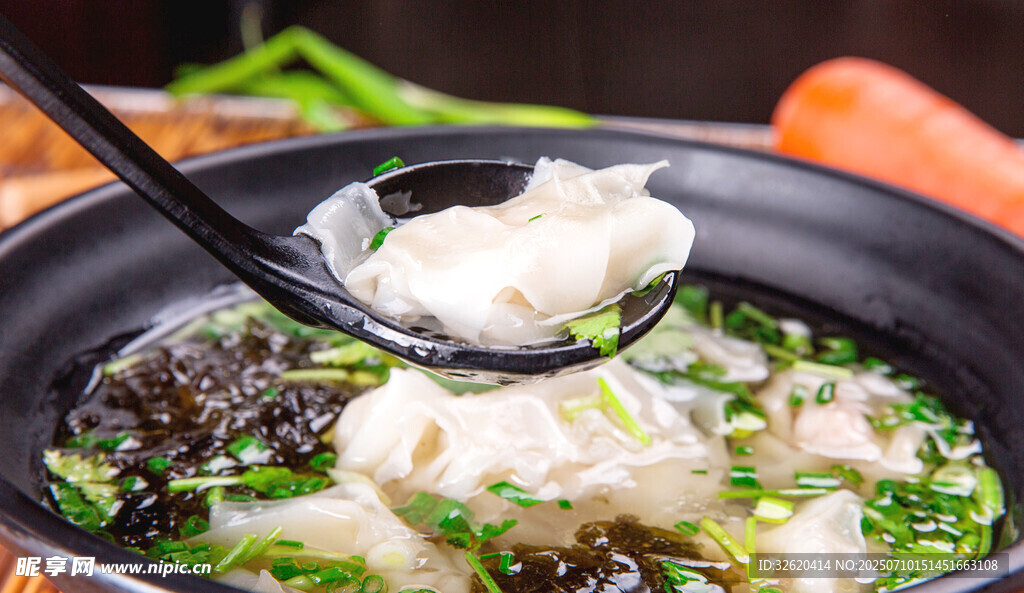 鲜香馄饨汤