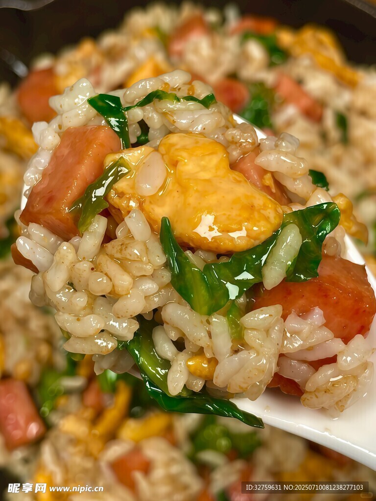 美味香肠蛋炒饭