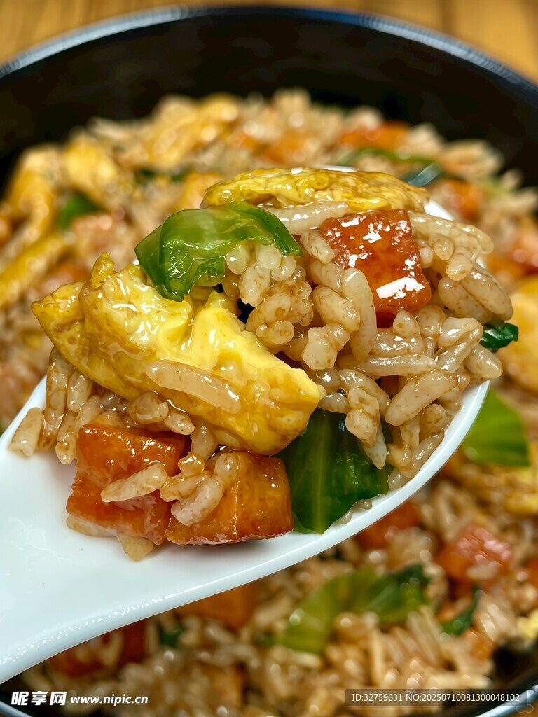 美味番茄鸡蛋炒饭