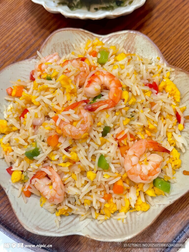 虾仁玉米炒饭美味呈现