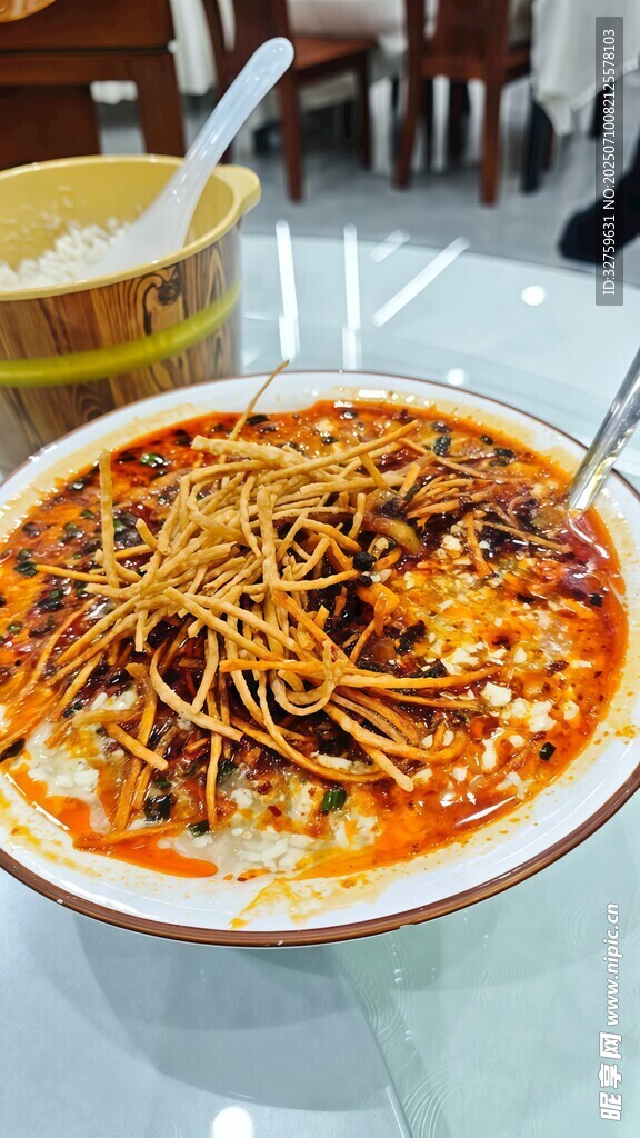 美味诱人的特色红油面条