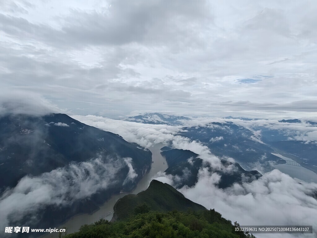 山间云海美景
