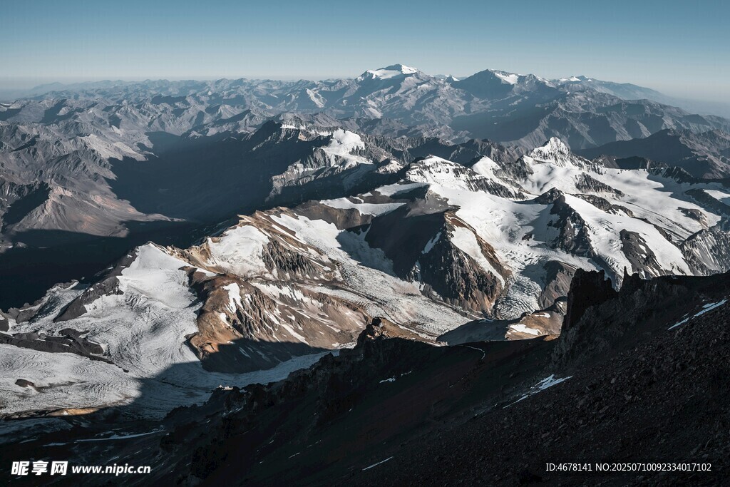 壮丽雪山景观