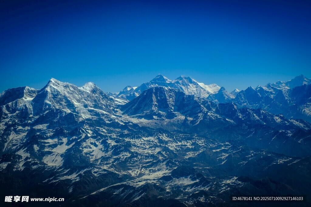 壮丽雪山景观