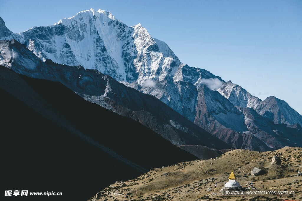 壮丽雪山景观