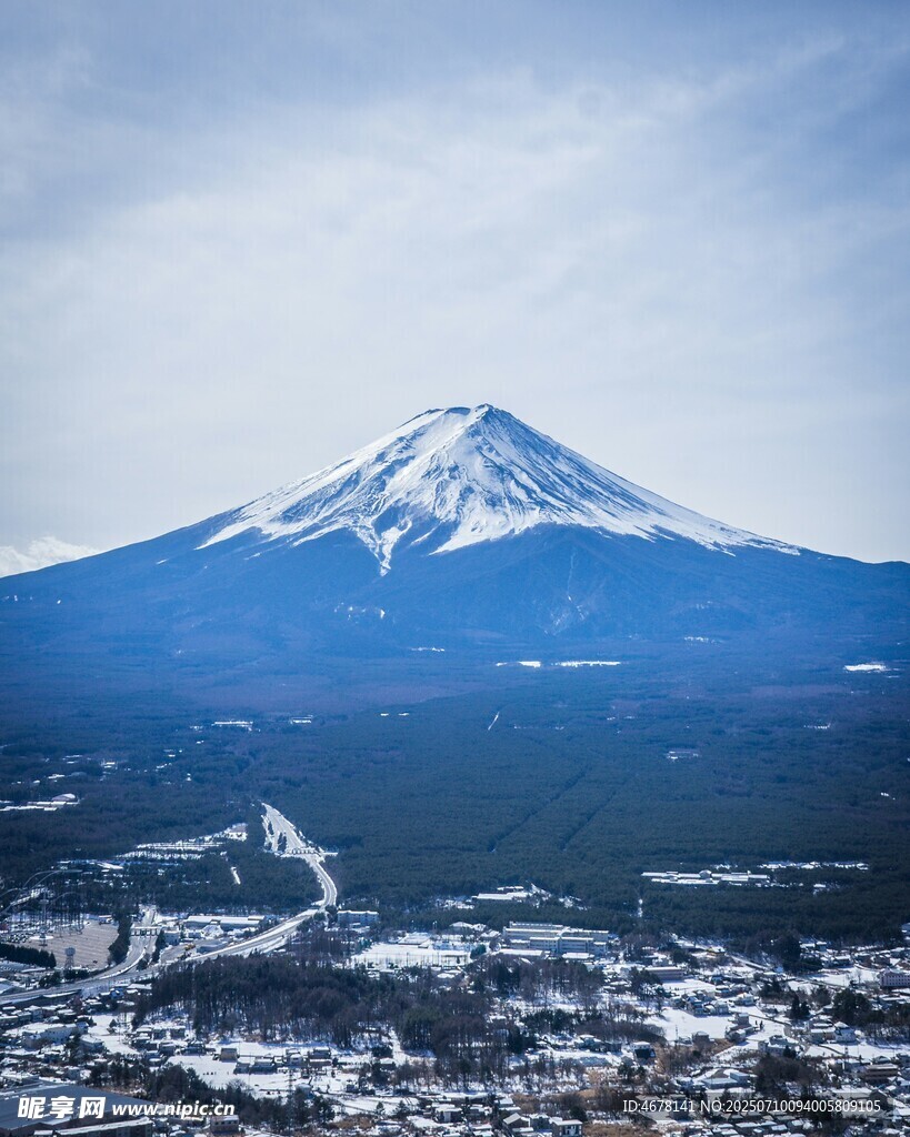 富士山下的城市风光
