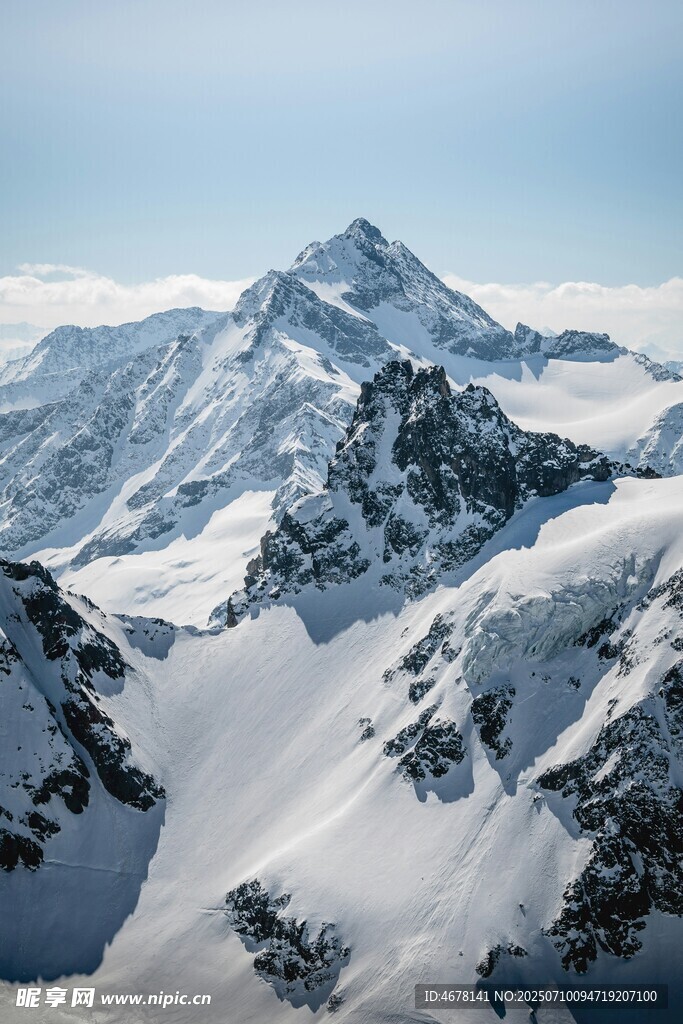 壮丽雪山景观