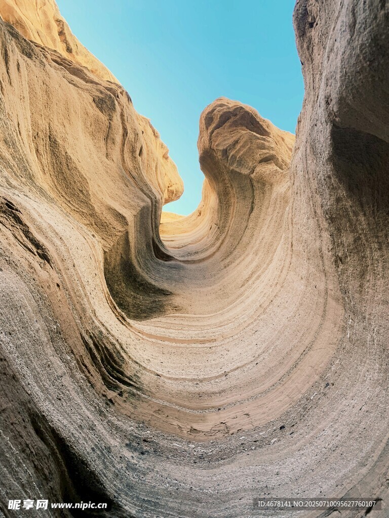 壮丽峡谷景观