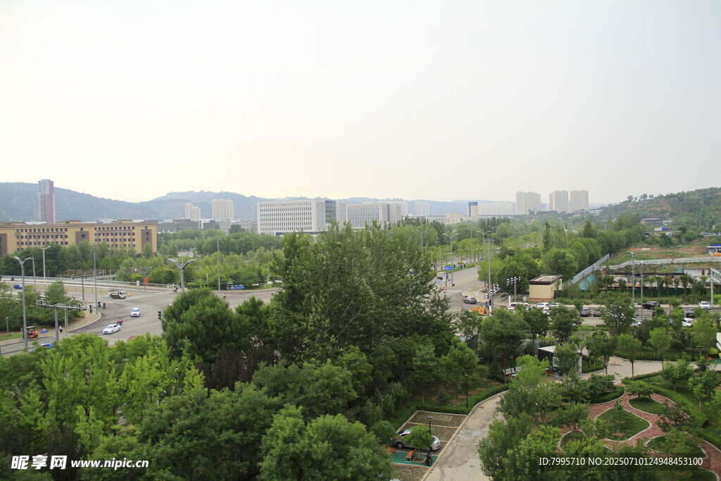 城郊绿意景观