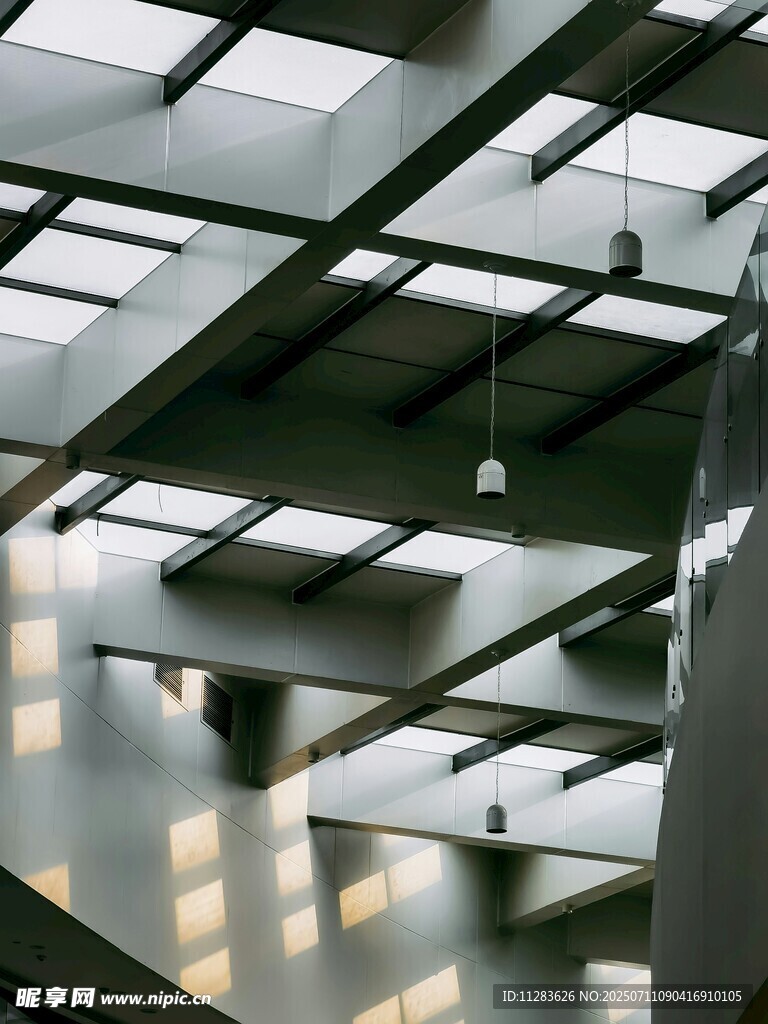 现代建筑内部屋顶结构