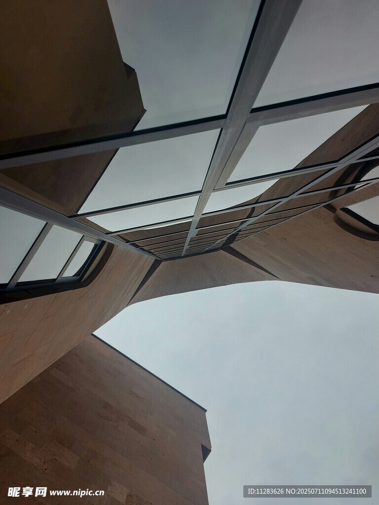现代建筑独特天窗设计