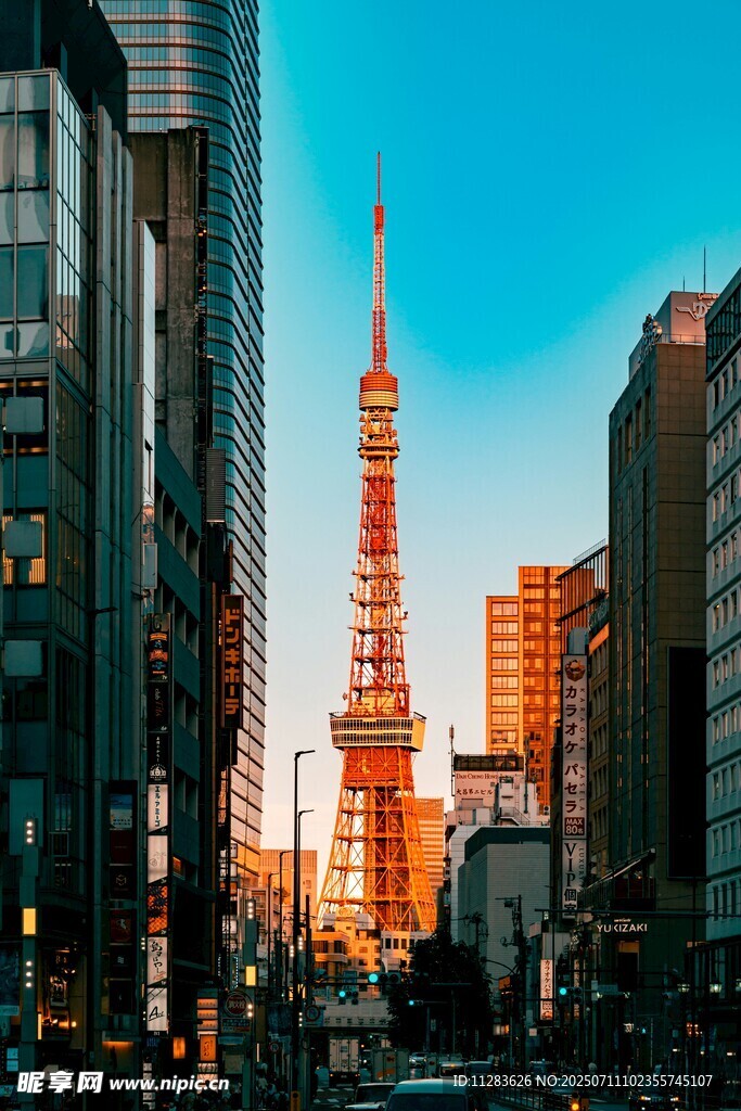 东京城市风光中的高塔景观