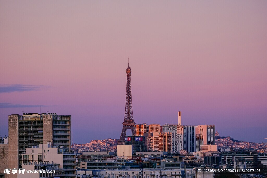 巴黎城市天际线黄昏美景