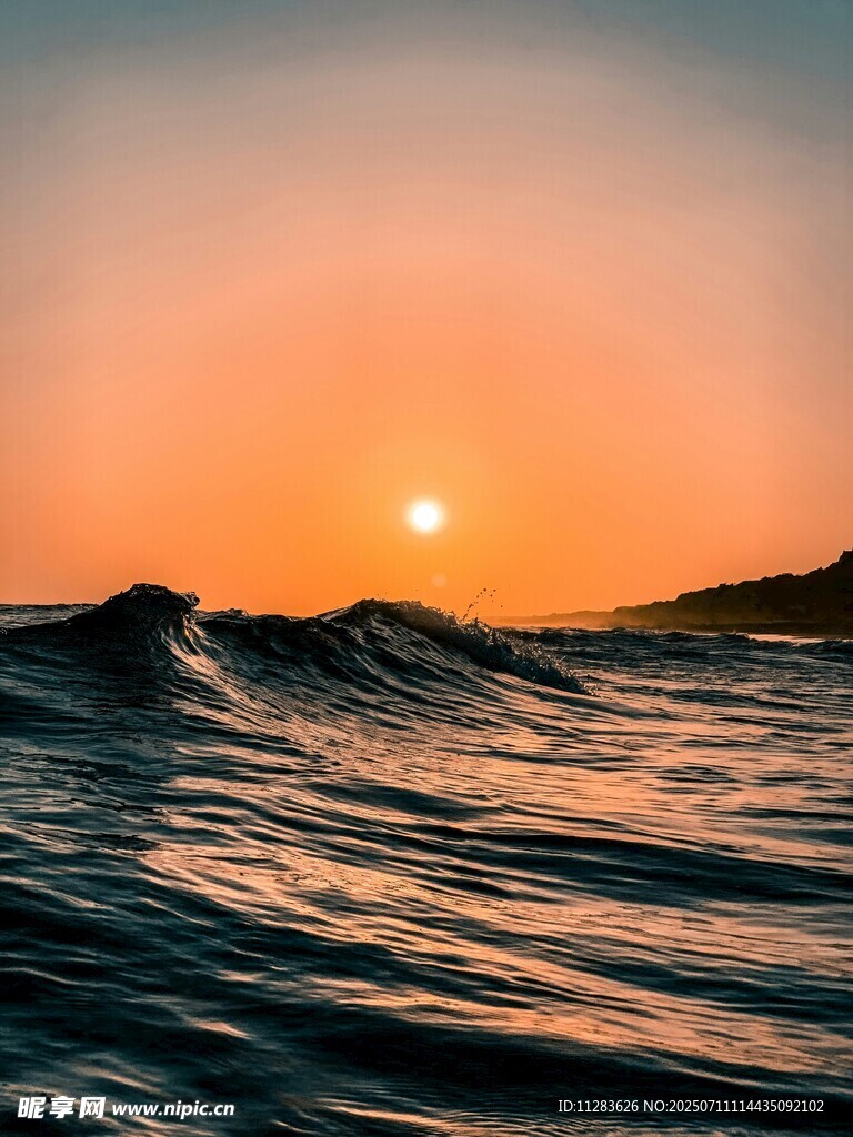 波涛涌动的美景