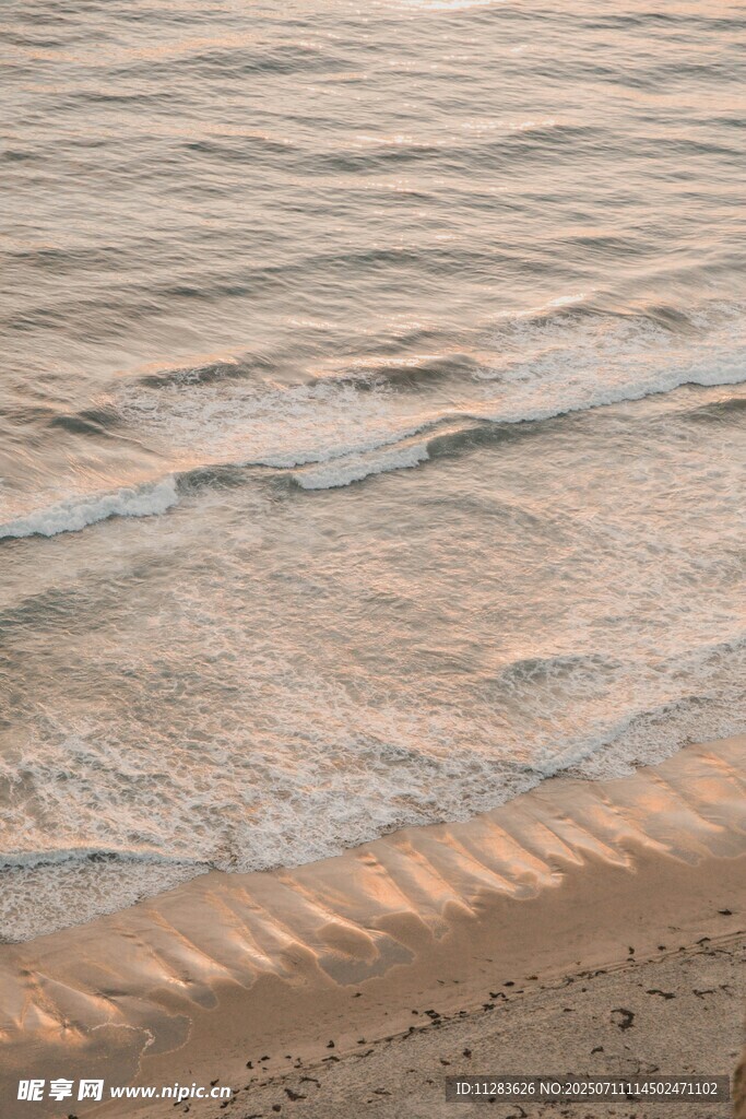 沙滩海浪