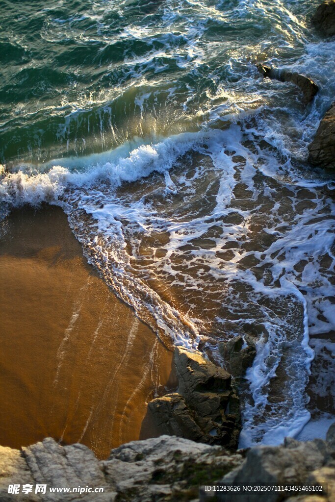 海边沙滩海浪美景