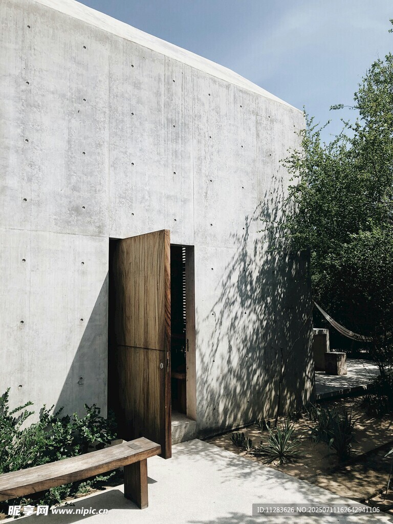 简约户外建筑入口场景