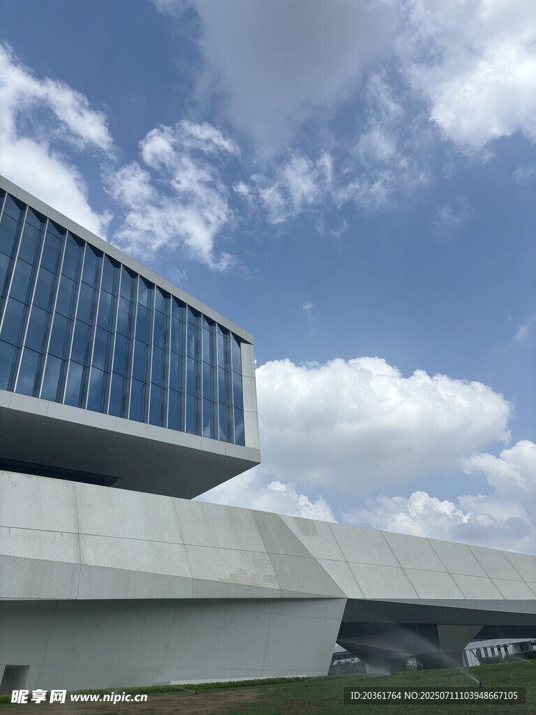 现代风格建筑外观