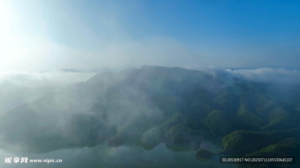 山间云海日出美景