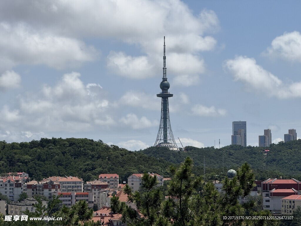 城市中的高塔景观