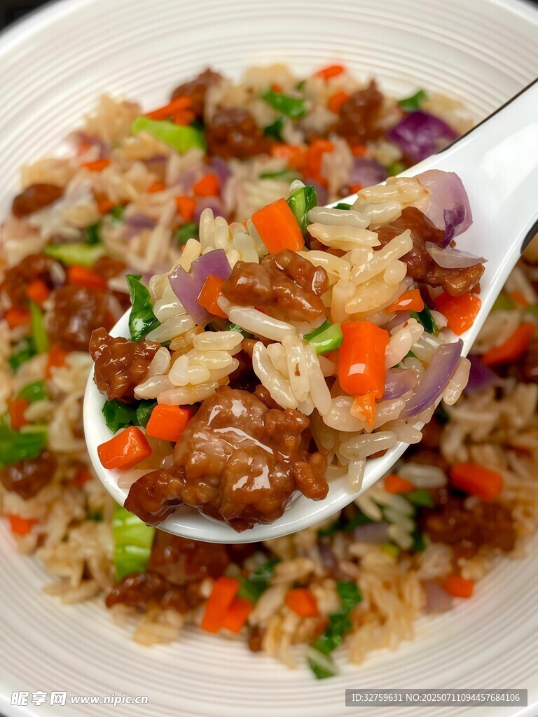 美味肉酱拌饭特写
