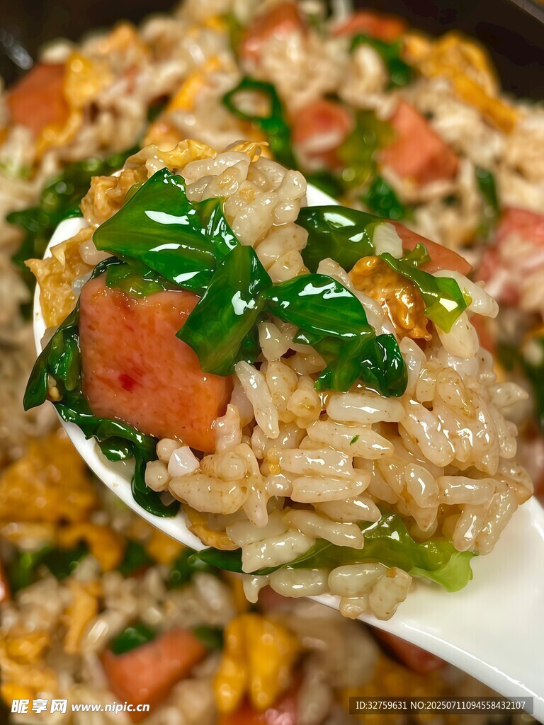美味胡萝卜青菜炒饭