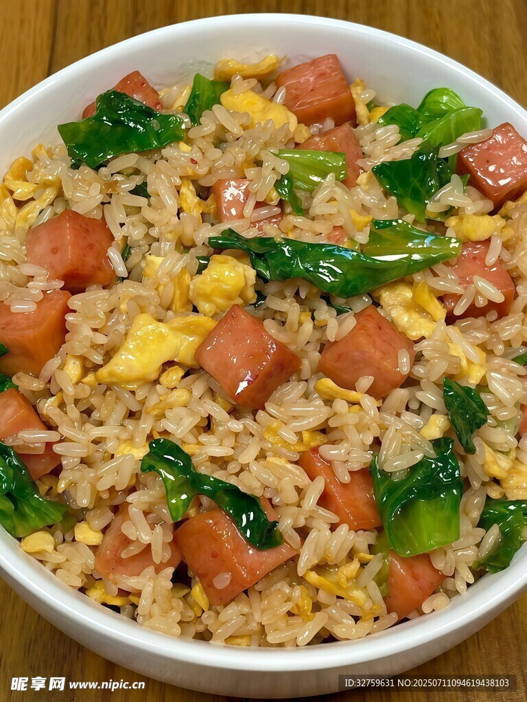美味香肠蛋炒饭