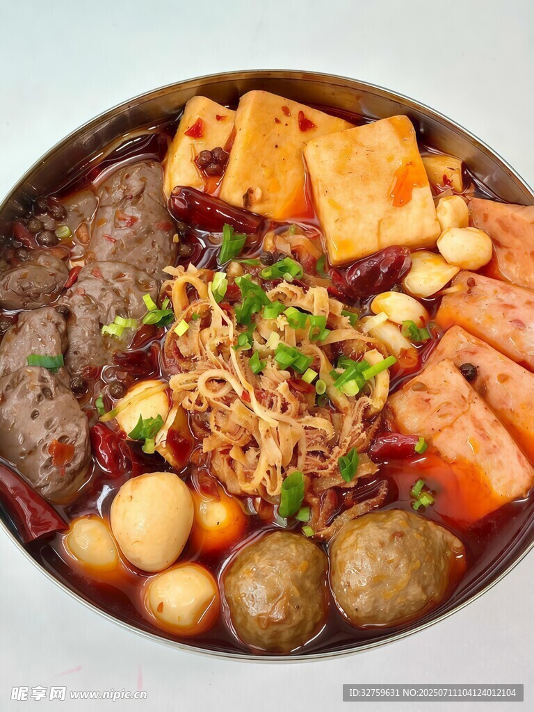 美味丰盛的特色麻辣烫毛血旺