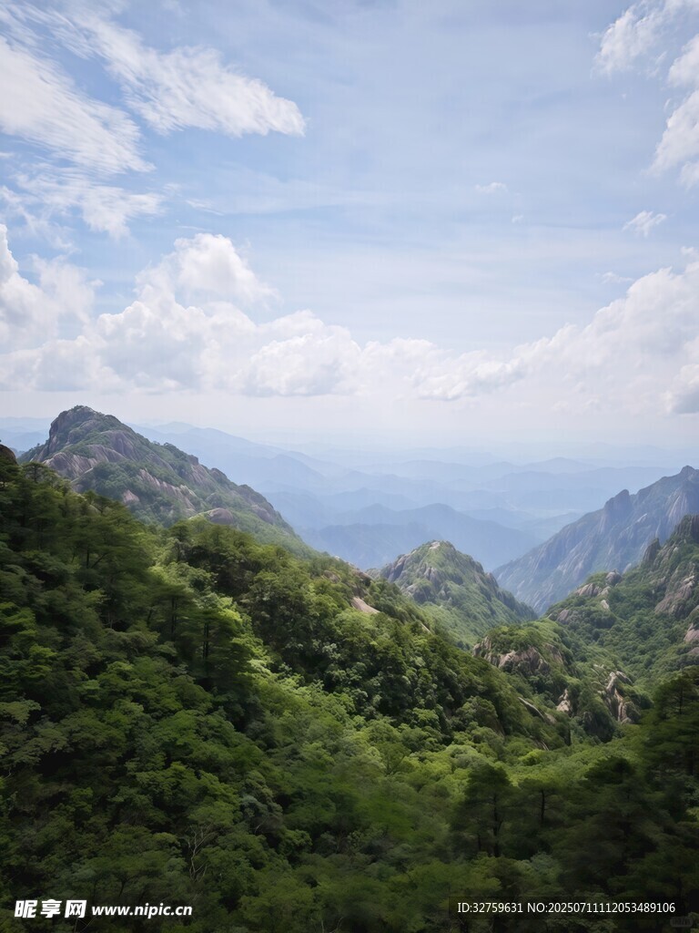 青山碧海间的秀丽风光