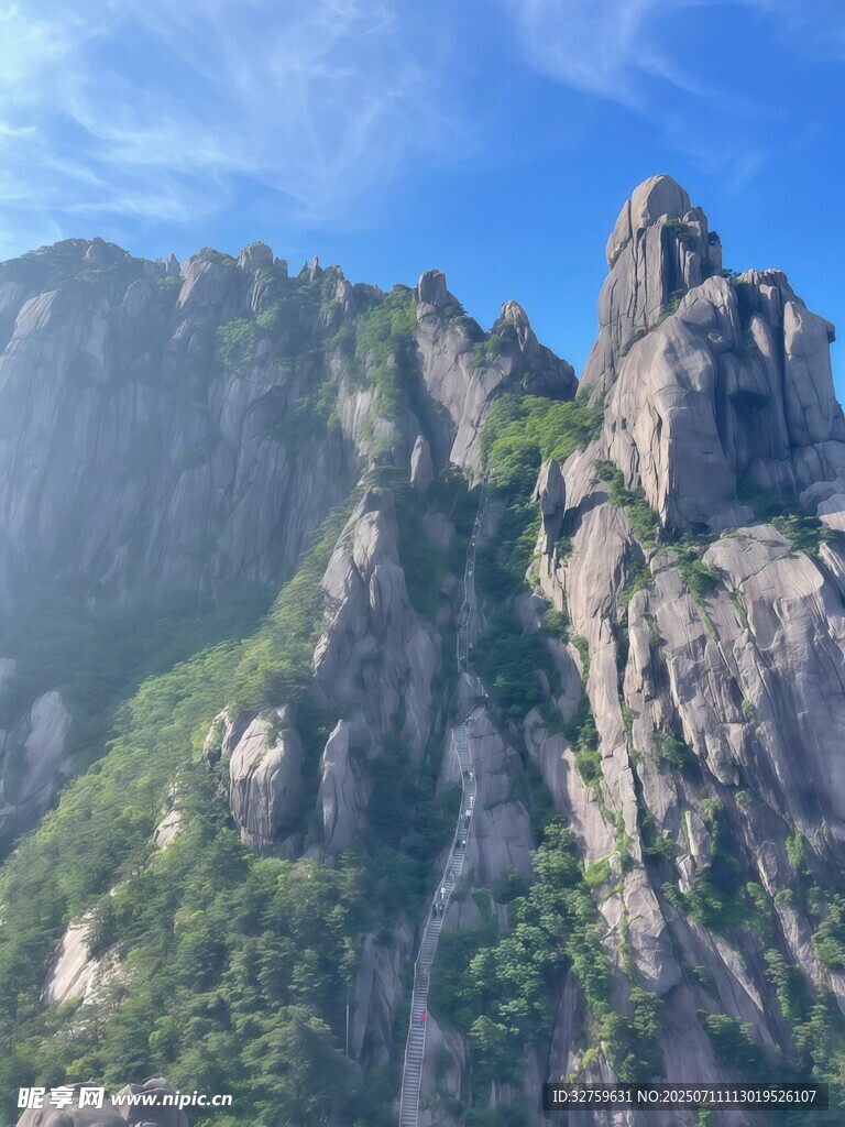 巍峨青山
