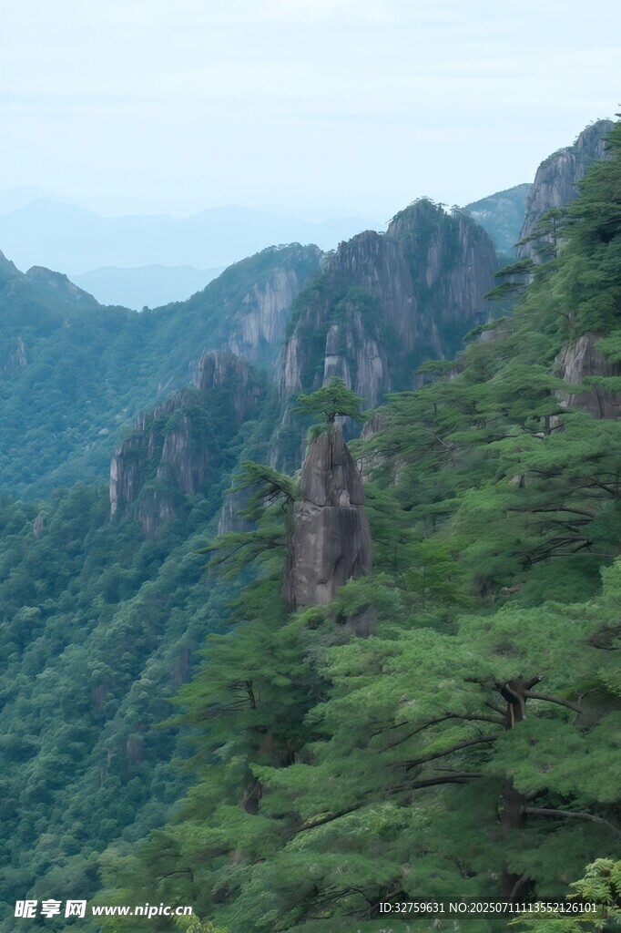 青山翠谷间的奇峰异景