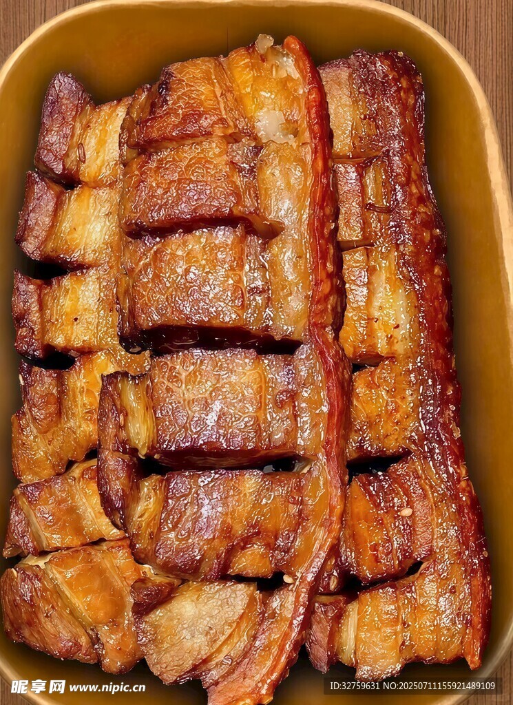 金黄酥脆切片烤肉烤五花肉