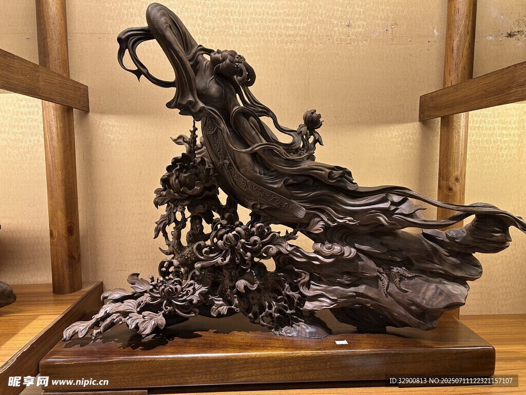 精美木雕摆件