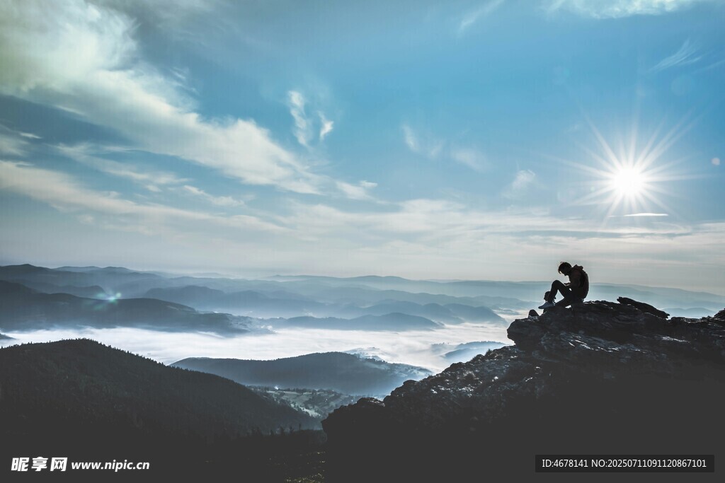 山顶独赏云海日出美景