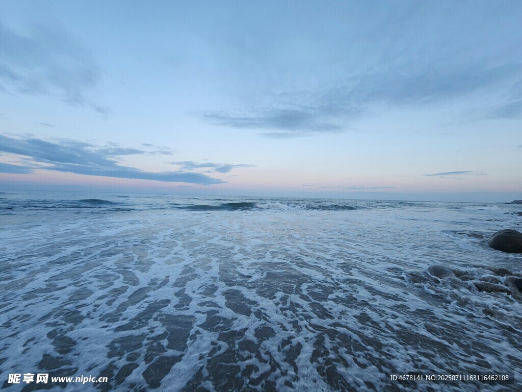 海边日落时分的壮阔海景
