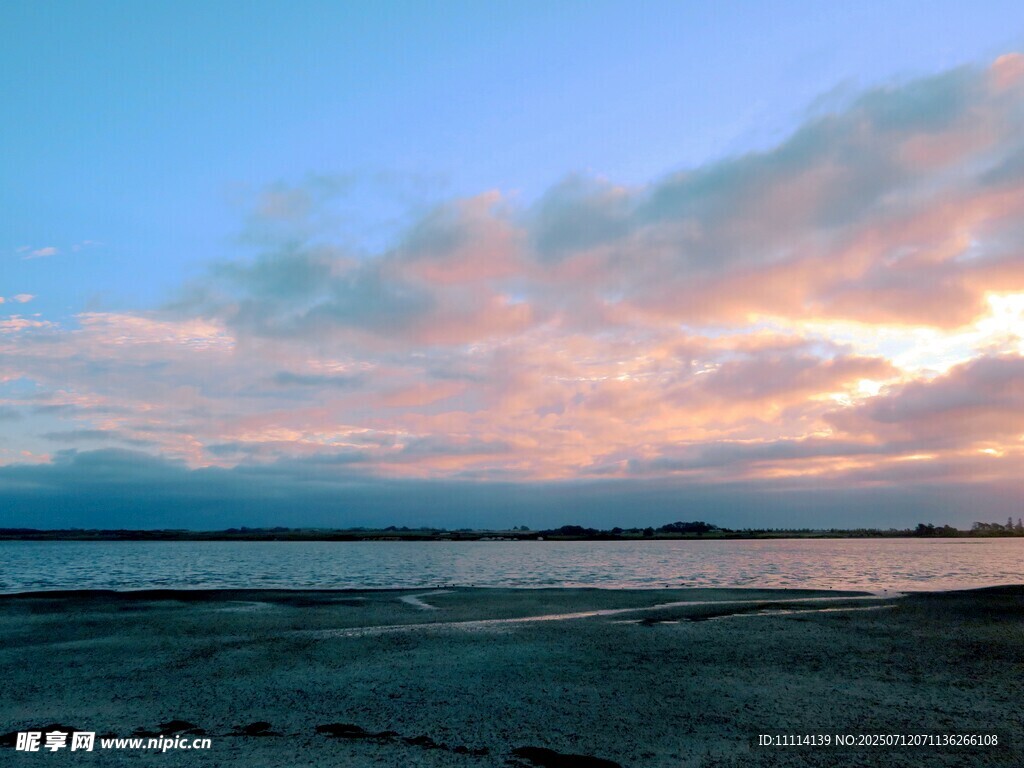 海边晚霞美景