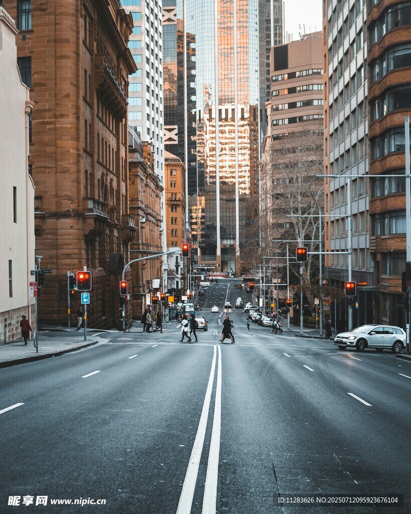 城市街道的静谧时刻