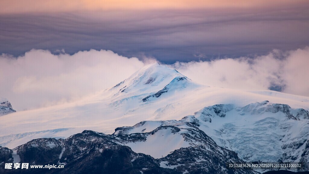 壮丽雪山美景