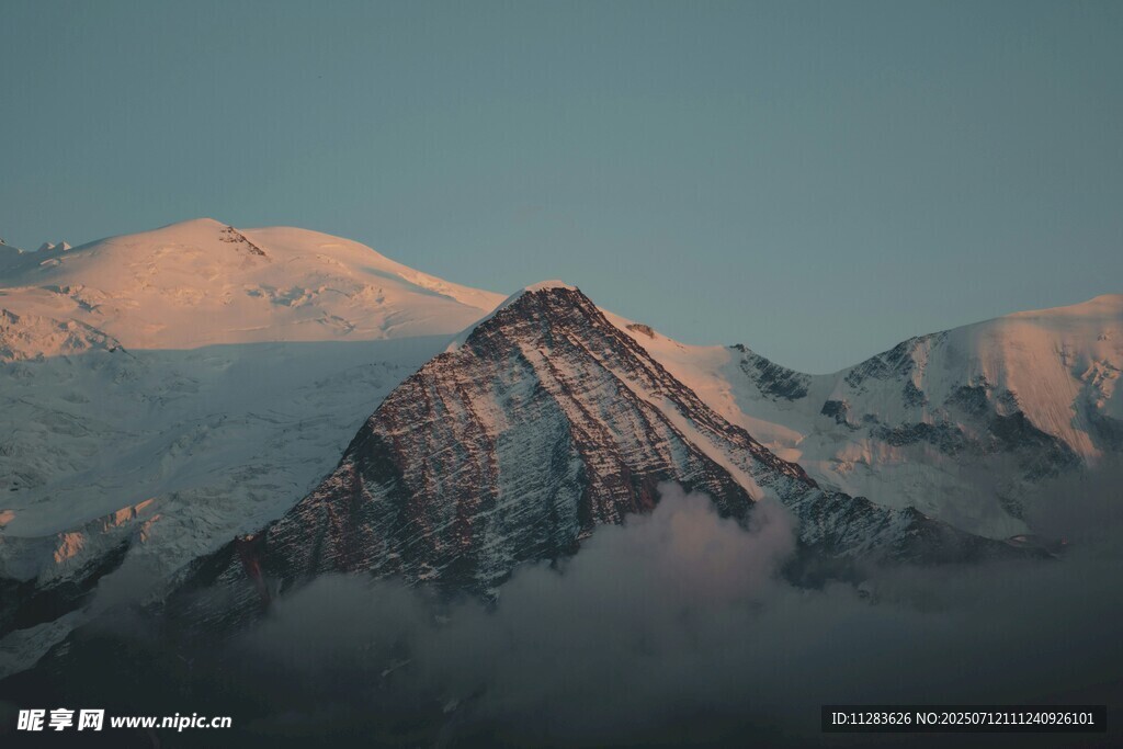 壮丽雪山美景