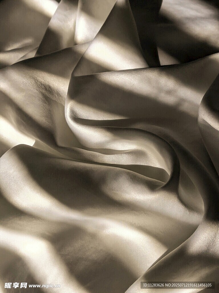 丝滑米色绸缎纹理特写