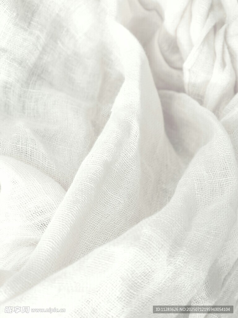 白色柔软褶皱布料纹理