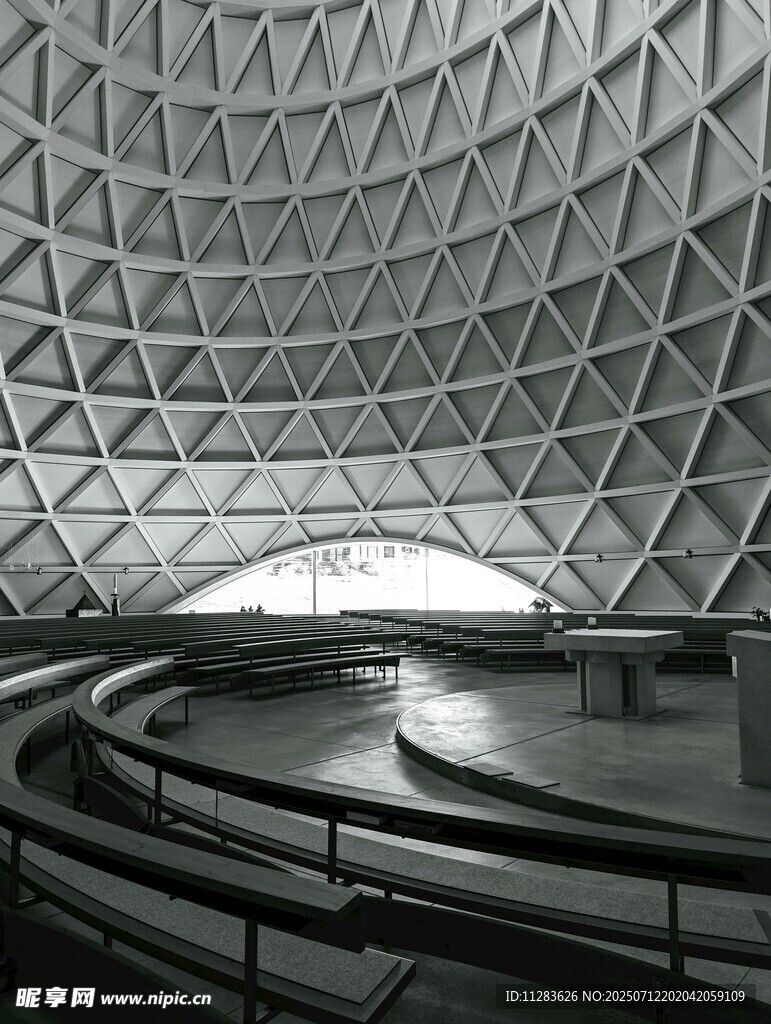 几何结构的现代建筑空间