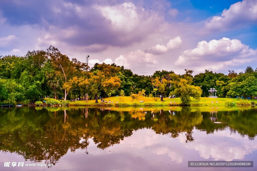 湖畔美景