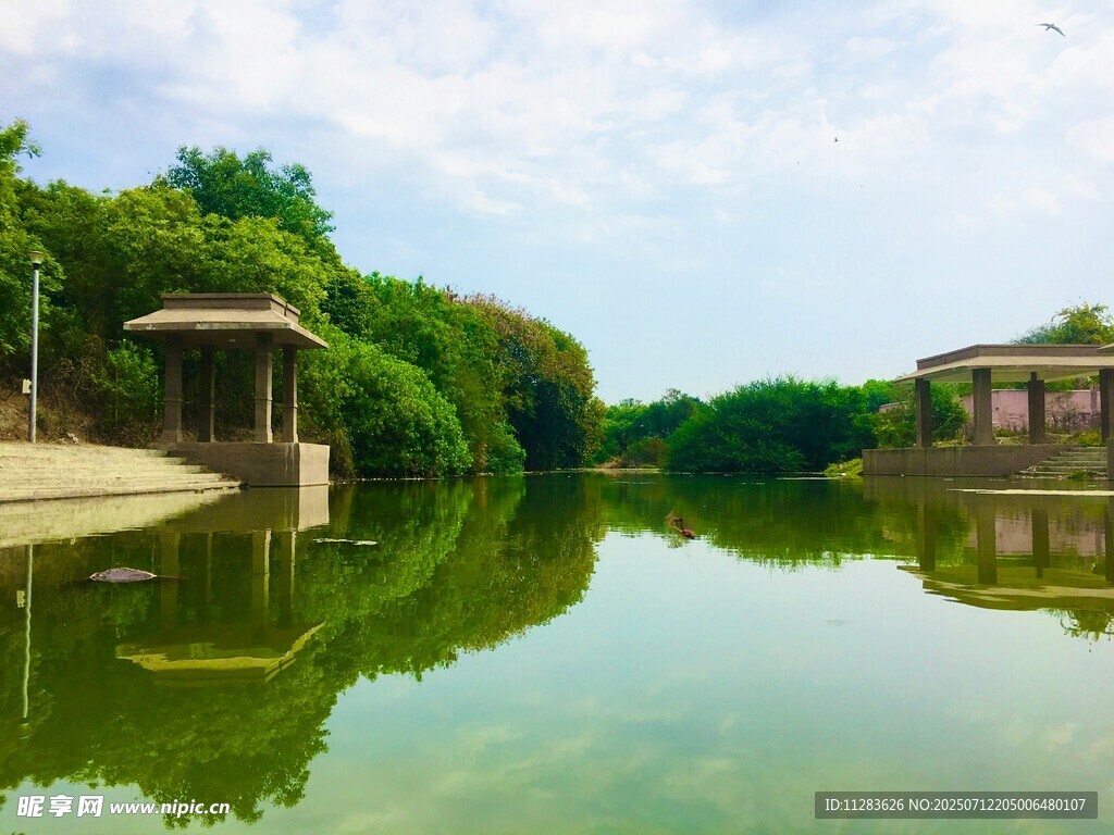 湖畔亭景