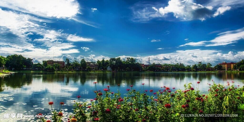 湖畔美景