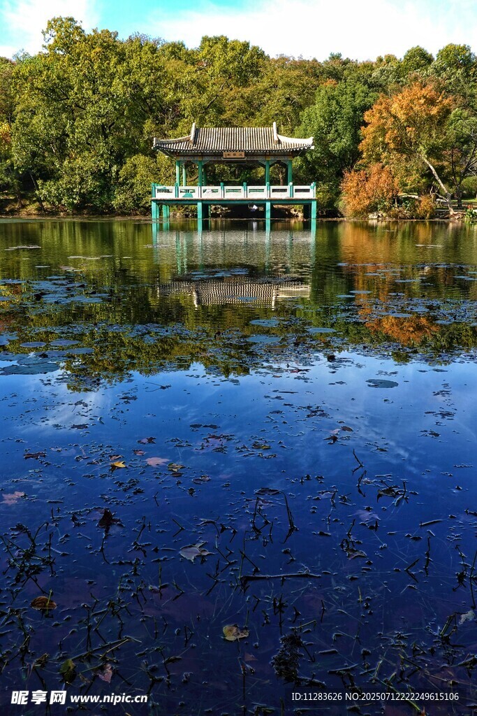 湖畔亭景