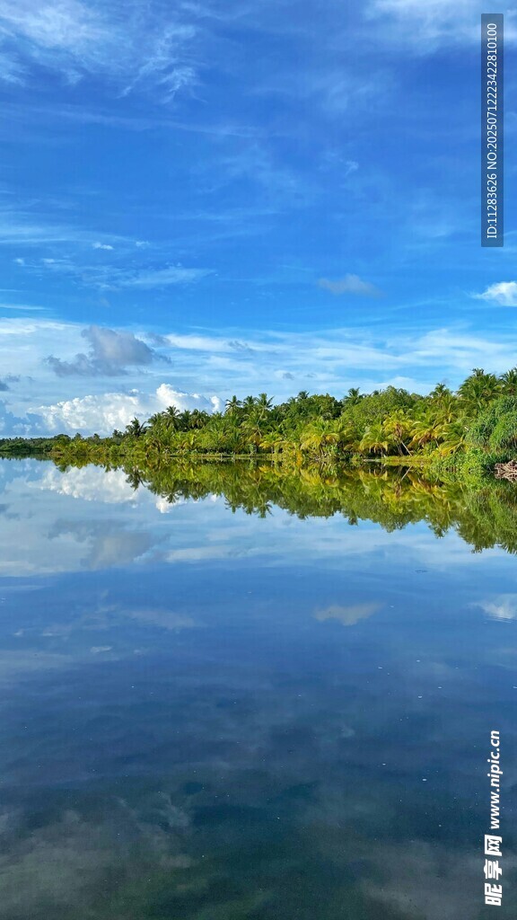 宁静湖畔风光