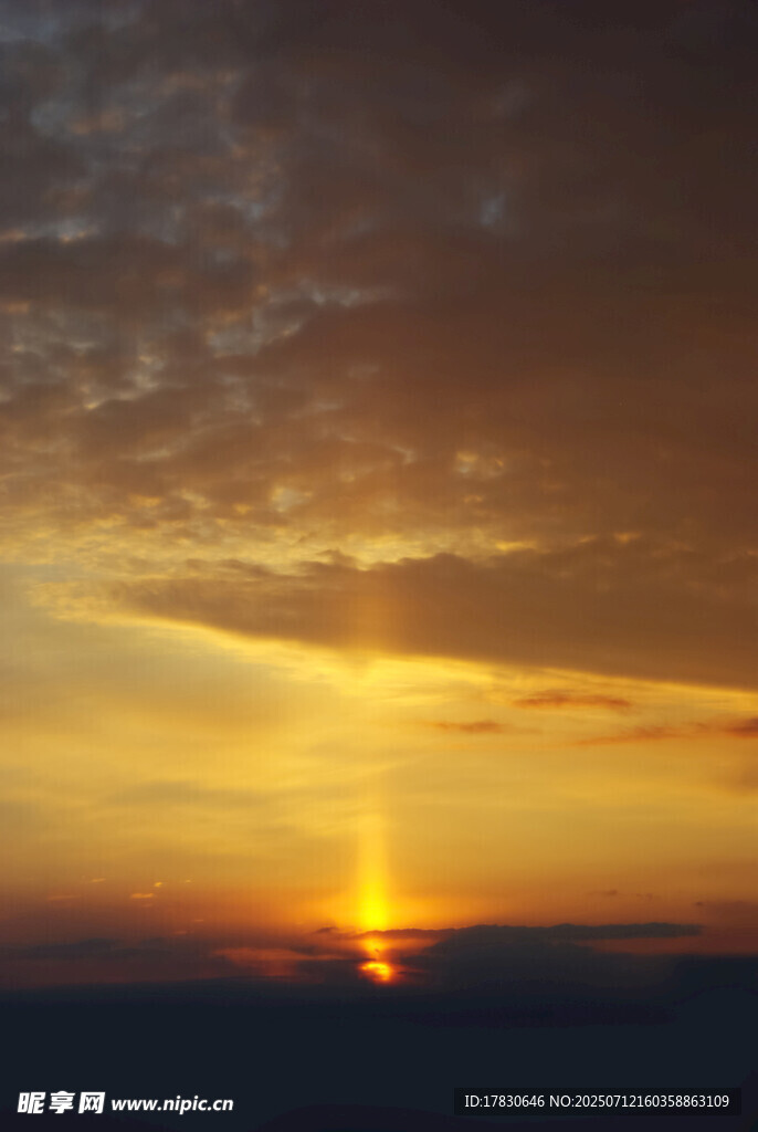 壮丽海上日落美景